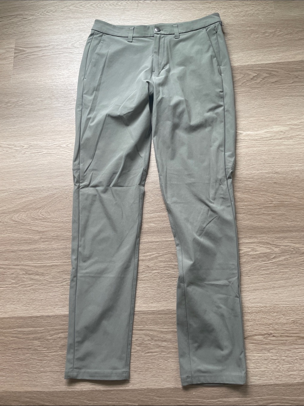 lululemon athletica Commission Pant Slim-Fit 34’’ Warpstreame - Sage Green